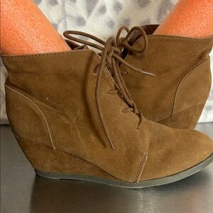 Madden Girl Domain caramel Brown Wedge lace up Booties sz10